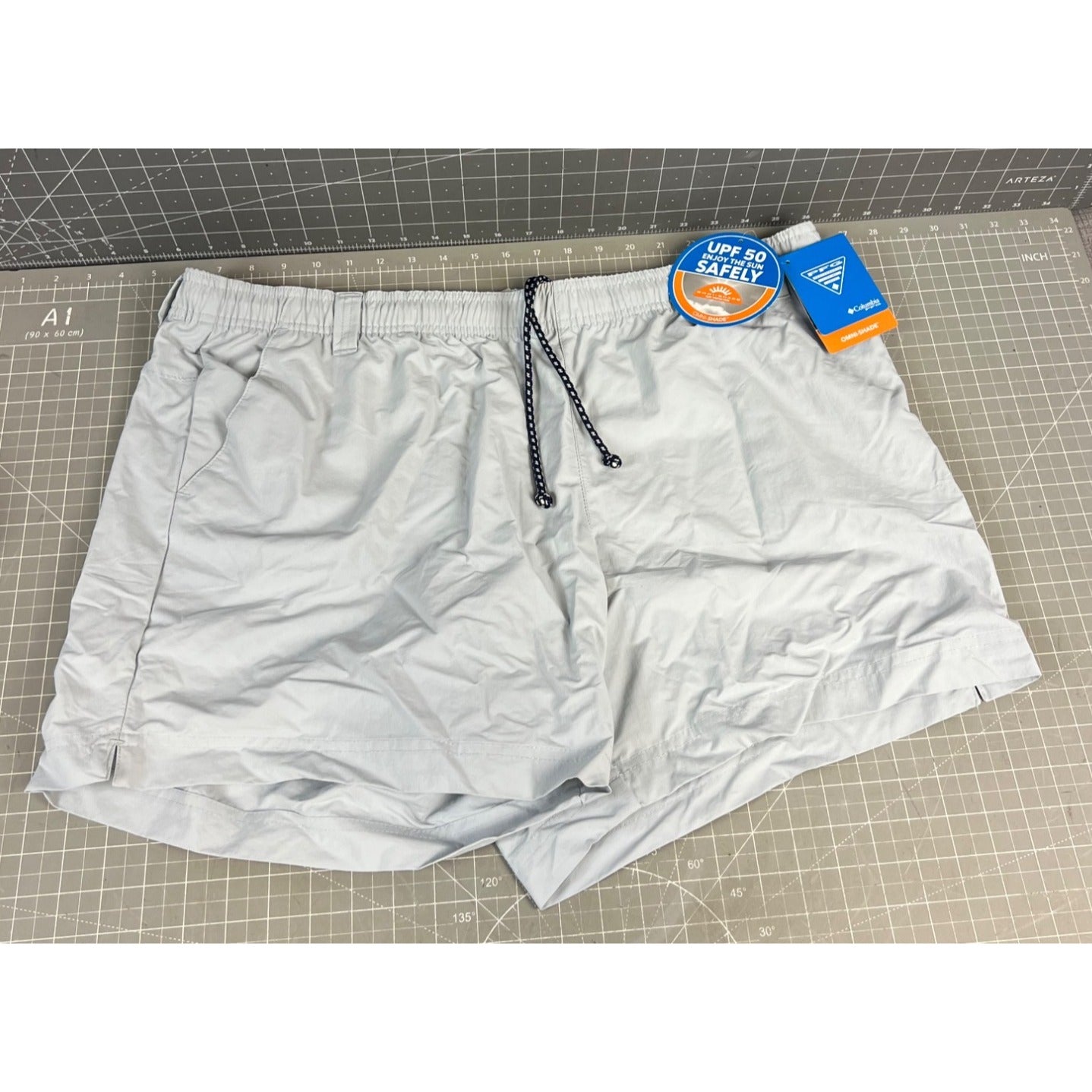 Columbia Womens PFG Backcast Water Shorts Sz. XXL UPF 50 Omni-Shade Light Gray